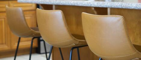 Frigorífic, microones, forn i placa de cuina