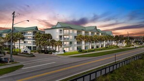 Exterior - Maravilla 1105 Ground Floor Pet Friendly sleeps 7Beach Service 2 Chairs and a Umbrella In Season (Miramar Beach)