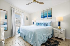 3 Schlafzimmer, Schreibtisch, Bügeleisen/Bügelbrett, WLAN
