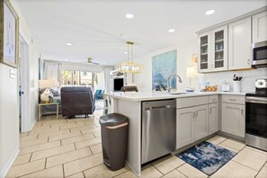 Fridge, microwave, oven, stovetop - Maravilla 1105 Ground Floor Pet Friendly sleeps 7Beach Service 2 Chairs and a Umbrella In Season (Miramar Beach)