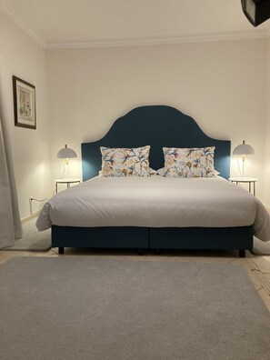 Suite destacada, 1 llit de matrimoni gran | 1 dormitori, llençols de cotó egipci i roba de llit d'alta qualitat 