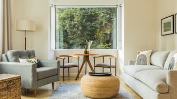 Room, 1 King Bed, Fireplace