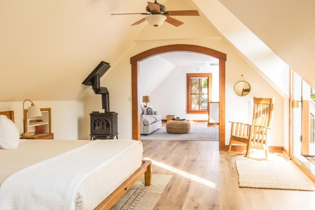 Ropa de cama de alta calidad y tabla de planchar con plancha 