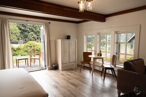 Ocean View King Junior Suite | Living area - SCP Mendocino Inn and Farm (Little River)