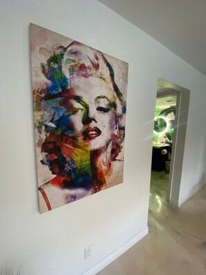 المنشأة من الداخل