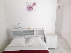 1 bedroom, iron/ironing board, WiFi - Relaxation in Guadeloupe (Les Abymes)