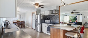 The Lake Home - PET FRIENDLY!  A Beautiful Oasis In The Heart Of Florida! by RedAwning