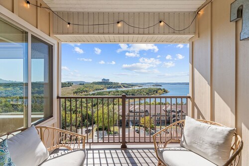 Lake View Condo with Balcony & Sunroom at The Majestic at Table Rock