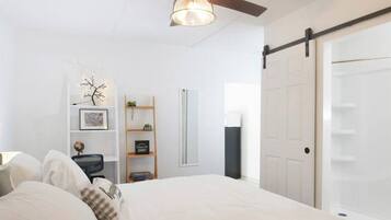 1 makuuhuone, työpöytä, silitysrauta/-lauta, ilmainen Wi-Fi