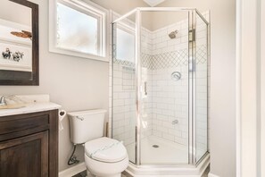 Douche, serviettes fournies