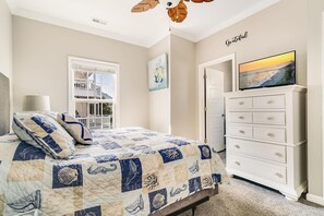 3 chambres, fer et planche à repasser, Wi-Fi, draps fournis