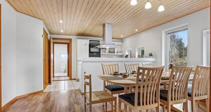 Nice home in Jerup with WiFi