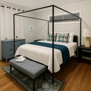 3 bedrooms, desk, iron/ironing board, WiFi