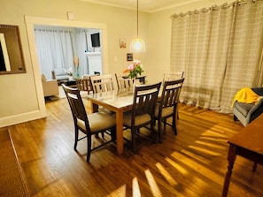 Dining - Stylish 3BR Home Sleeps 8 w/ Grill – Near CrossPlex & Downtown (Birmingham)