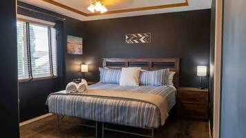 4 habitaciones, escritorio, tabla de planchar con plancha y wifi gratis