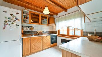 Geladeira, fogão, cooktop, lava-louças