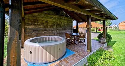2 bedroom amazing home in Zamrsje