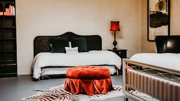 6 bedrooms, free WiFi, bed sheets