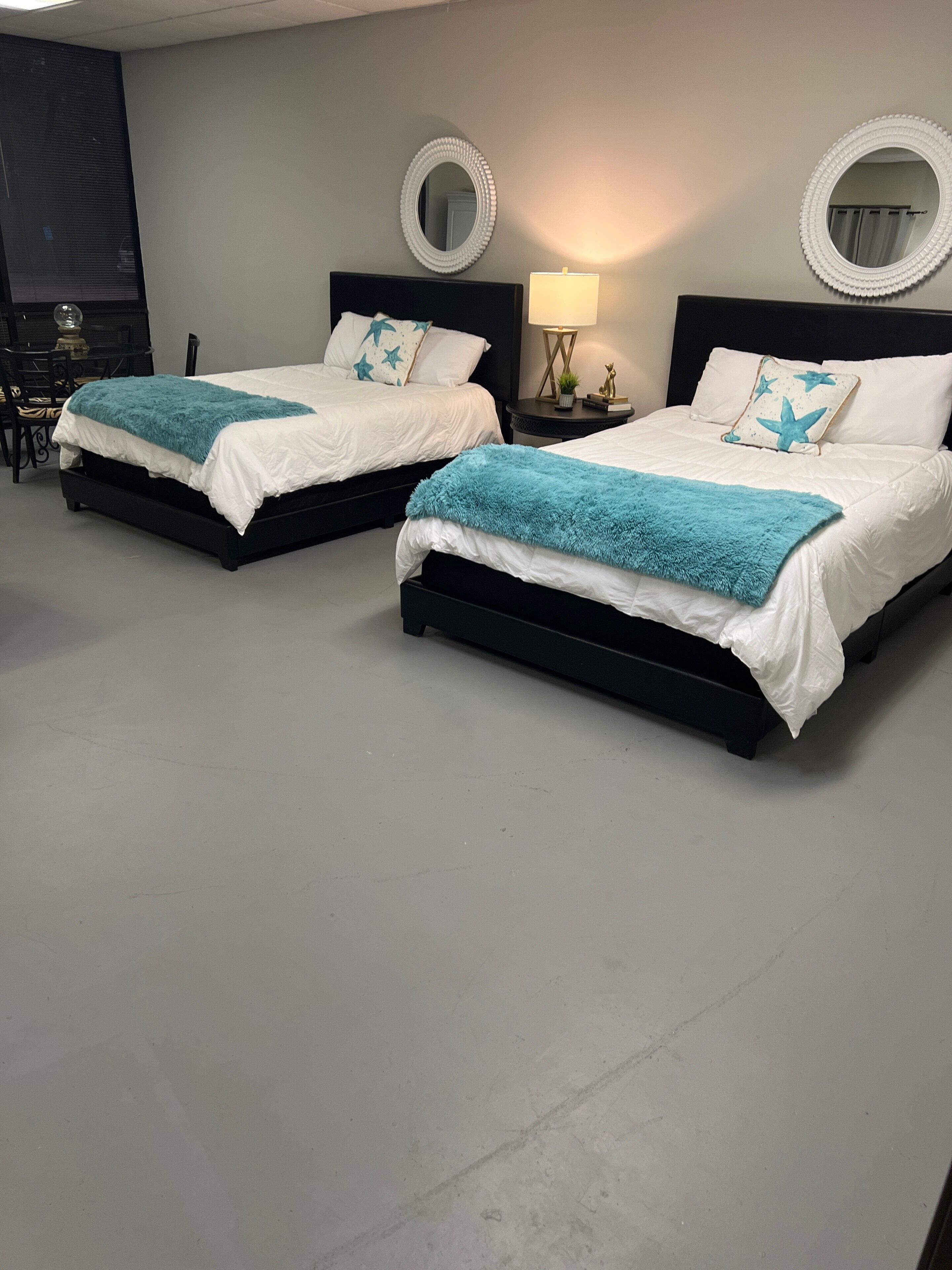 6 bedrooms, free WiFi, bed sheets