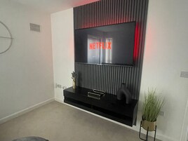 Luxury Apartment, Private Bathroom, City View | Lounge