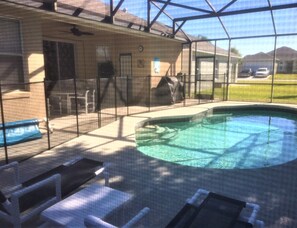 Outdoor pool - Beautiful 4 bedroom home with pool near to Legoland (Haines City)