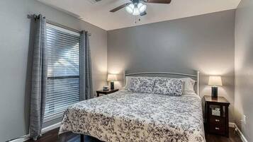 1 Schlafzimmer, Schreibtisch, Bügeleisen/Bügelbrett, WLAN