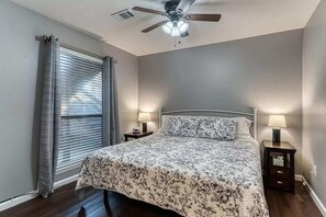 1 bedroom, desk, iron/ironing board, WiFi