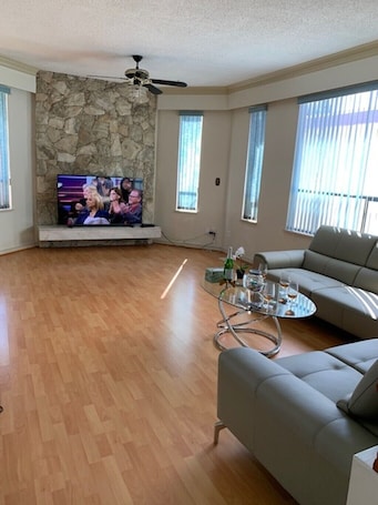 TV. Stylist 3-Bedroom Vancouver Retreat with View and Private Patio