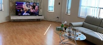 Stylist 3-Bedroom Vancouver Retreat with View and Private Patio