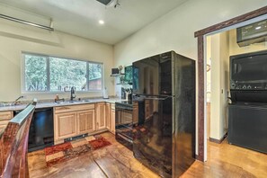 Fridge, microwave, stovetop, dishwasher - Serene Dolores Cabin w/ Patio & River Access! (Dolores)