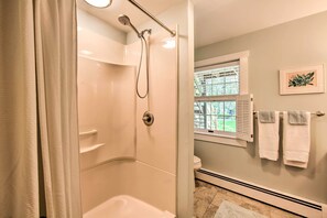 Hair dryer, towels - Amish Country Apartment w/ Cozy Fireplace! (New Holland)