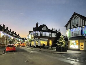 Exterior - 2 bedroom accommodation in Brockenhurst (Brockenhurst)