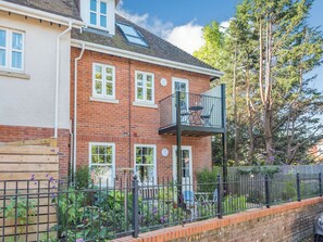 Exterior - 2 bedroom accommodation in Brockenhurst (Brockenhurst)