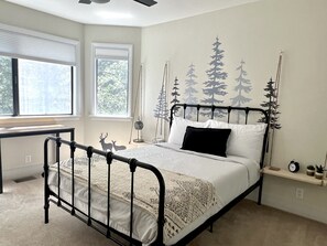 4 bedrooms, iron/ironing board, travel crib, free WiFi