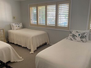 2 bedrooms, bed sheets