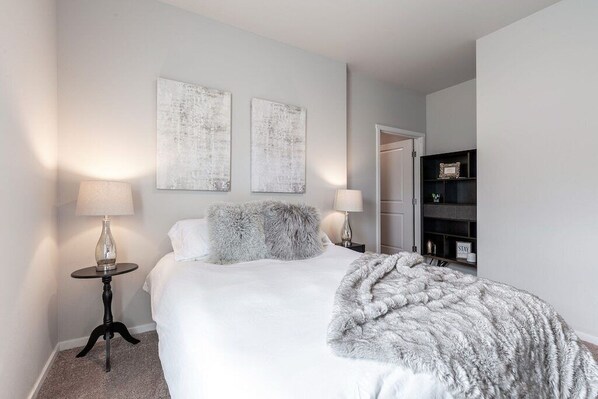 1 chambre, bureau, fer et planche à repasser, accès au Wi-Fi (inclus)