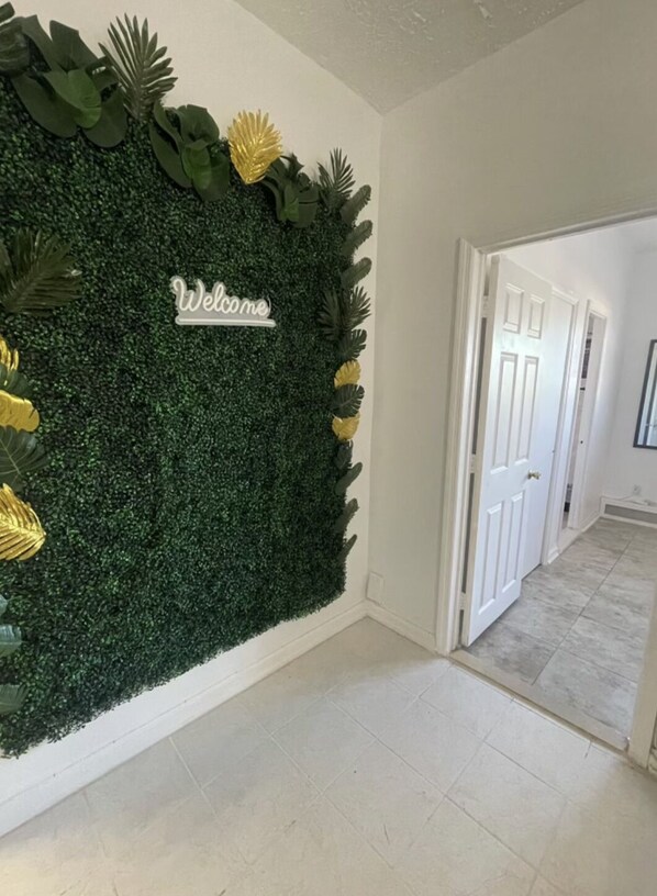 Interior - Luxurious NYC Retreat / Central Location / Wi-Fi (Freeport)