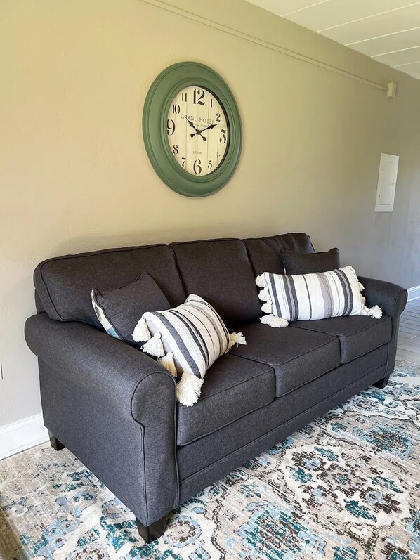 Smart TV, books - Capital City Condo #2 (Frankfort)