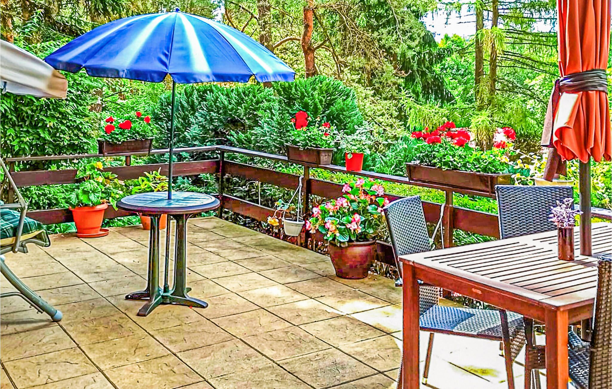 Idyllic vacation apartment with pretty garden.