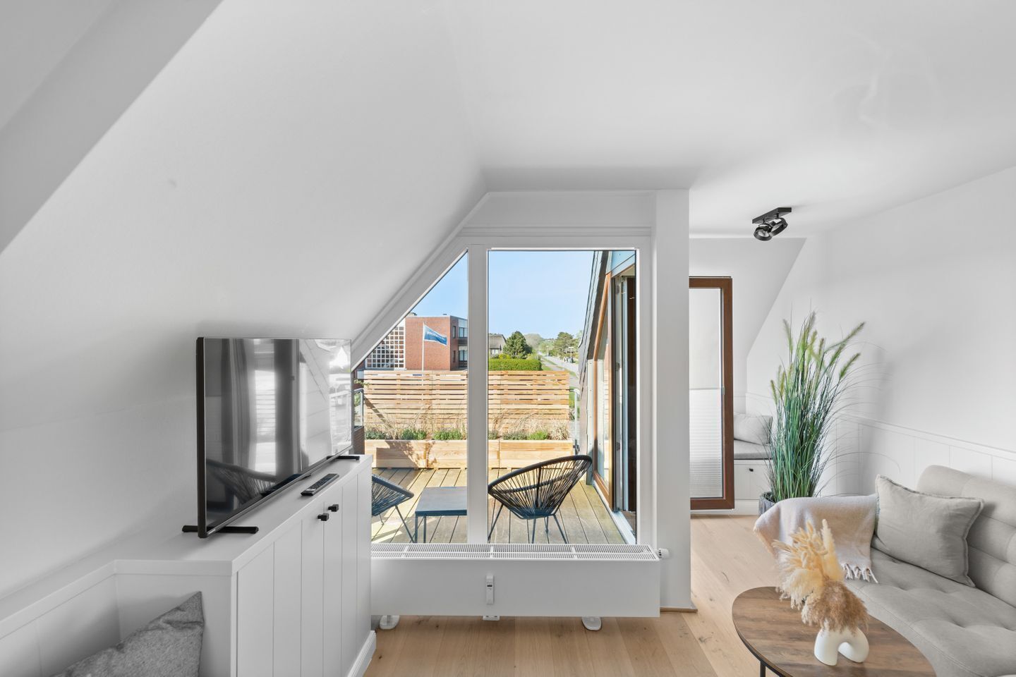 Télévision, chaîne hi-fi