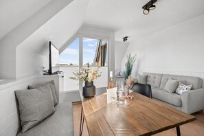 TV, stereo - Arielle - Charmante und neu Sanierte Ferienwohnung im Herzen von Wenningstedt auf Sylt! (Wenningstedt-Braderup (Sylt))