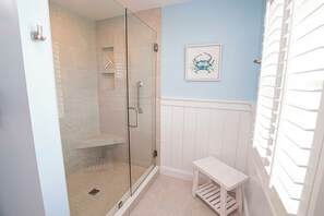 Shower, towels - OCEANFRONT, Community Pool, Ocean Views, Close to Beach Access, NP13-4, Summer Wind (Duck)
