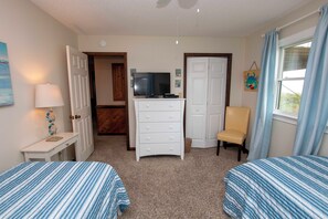 4 bedrooms, iron/ironing board, free WiFi, bed sheets
