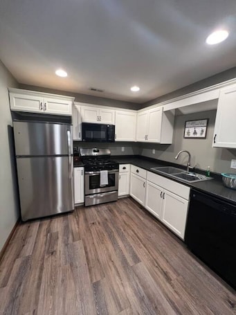 Fridge, microwave, oven, stovetop. Fox Lake Road Bungalow (Near Trine University)