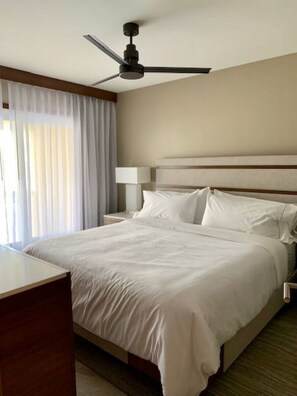3 bedrooms, iron/ironing board, free WiFi, bed sheets - 3 BR Unit, Steps from the beach and huge pool on property (Sint Maarten)