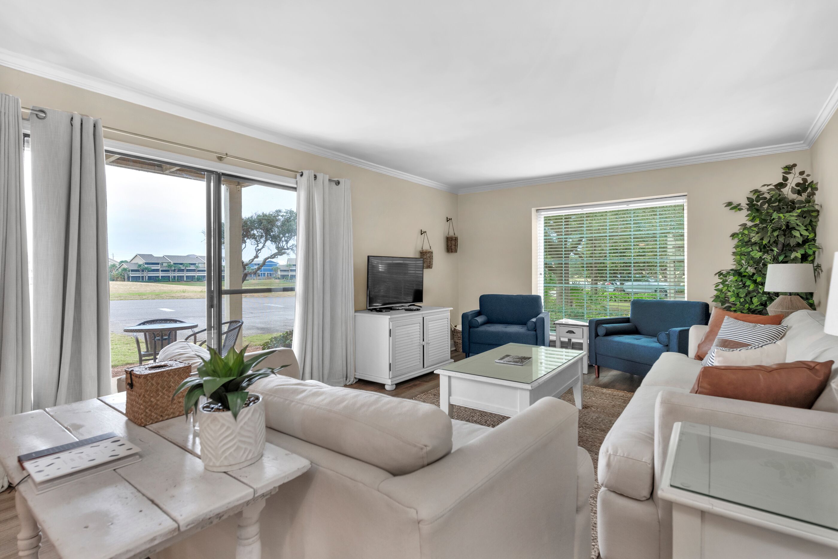 Seascape Private Resort  | 3 Bedroom | Pool & Tennis Courts