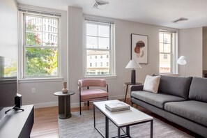 Télévision, chaîne hi-fi