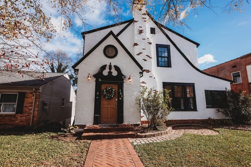 Historic Charm close to Averett & Casino; Great for Families & Groups of Friends