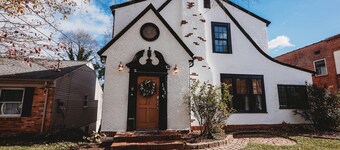 Historic Charm close to Averett & Casino; Great for Families & Groups of Friends