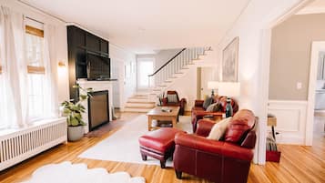 智能電視、DVD 播放機、書籍